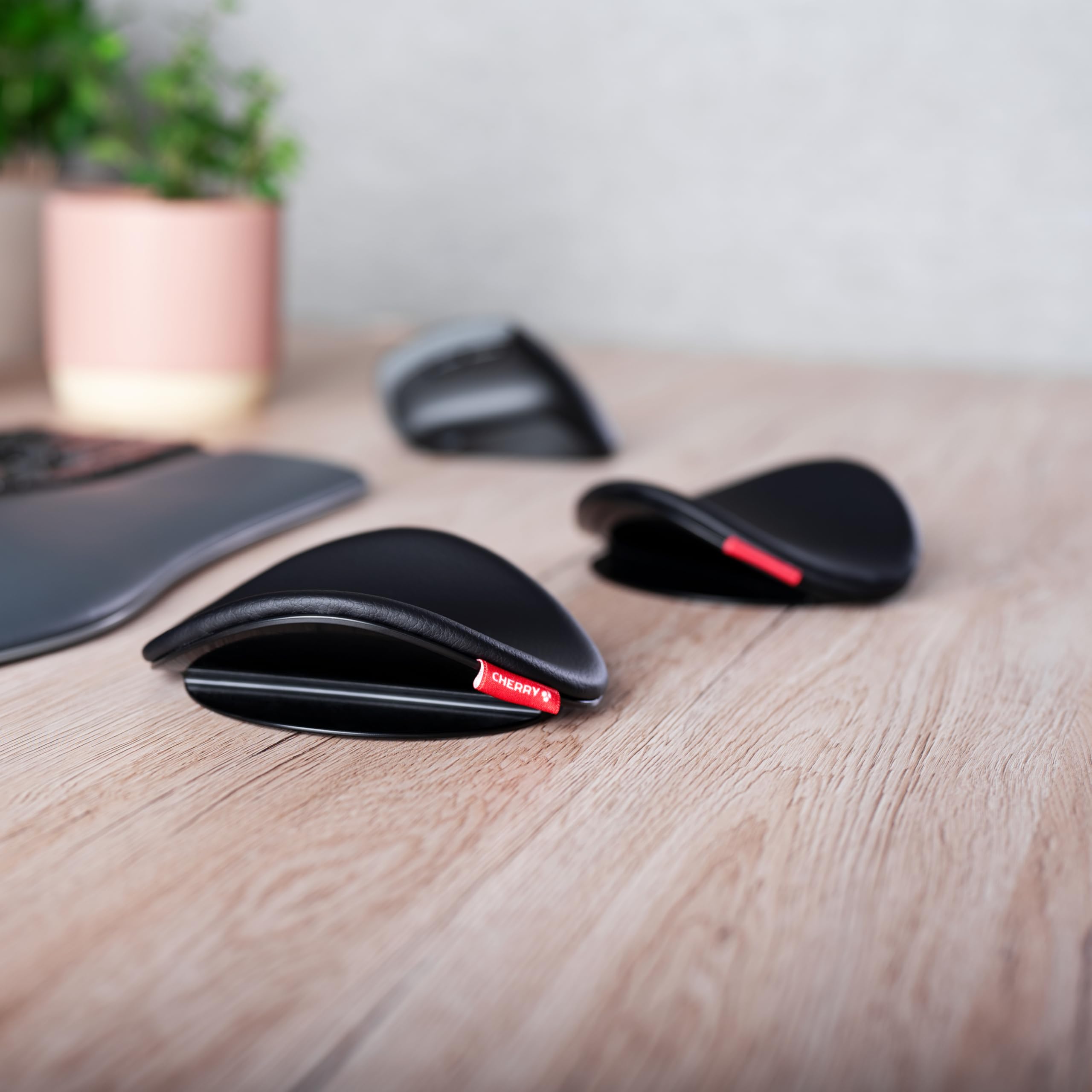 cherry-slidepad-ergo-armauflage-schwarz-gleitend-1-pad image 2